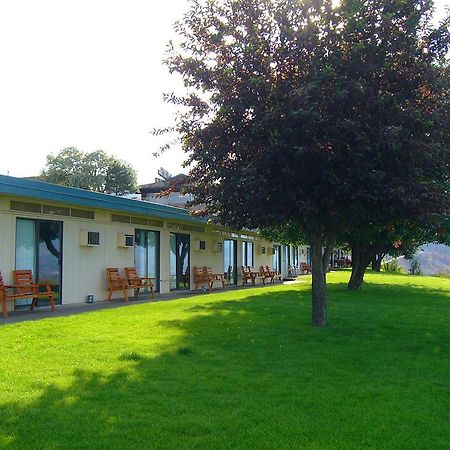 קמלופס Hospitality Inn מראה חיצוני תמונה
