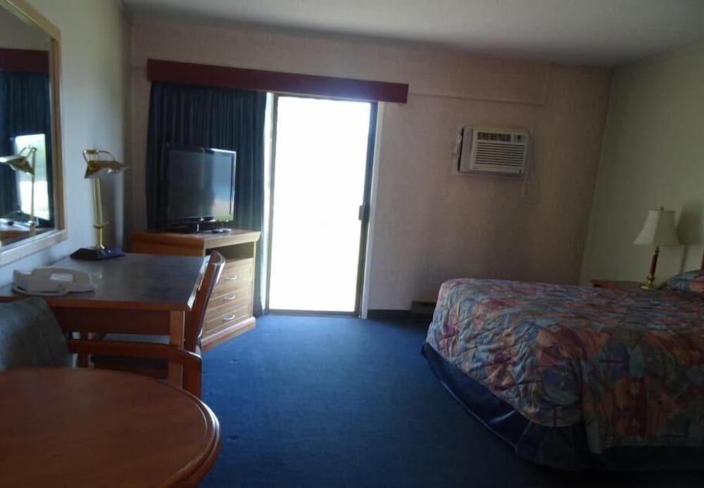 קמלופס Hospitality Inn מראה חיצוני תמונה