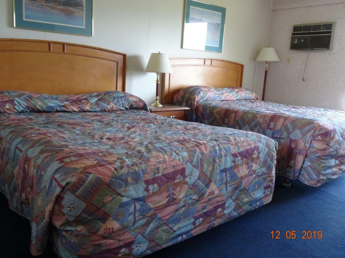 קמלופס Hospitality Inn מראה חיצוני תמונה