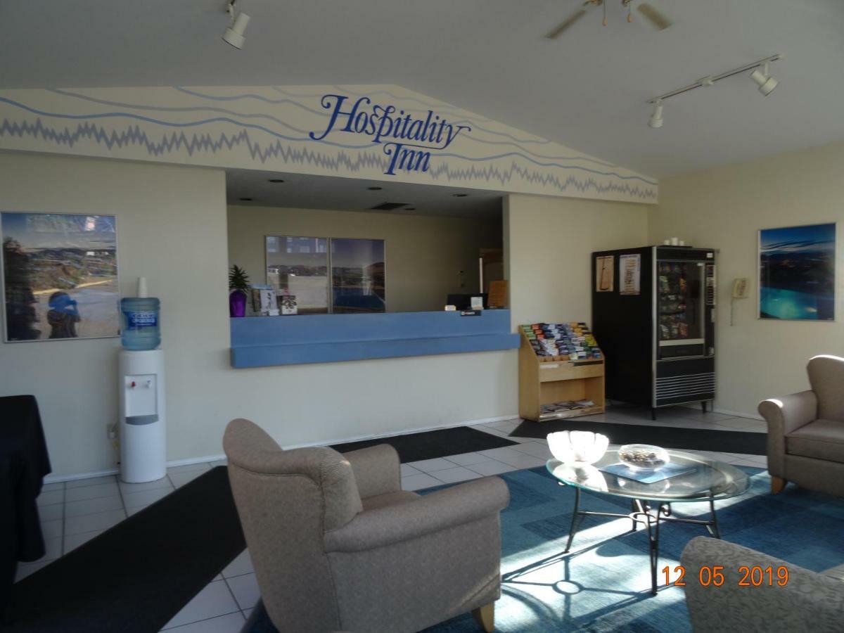 קמלופס Hospitality Inn מראה חיצוני תמונה