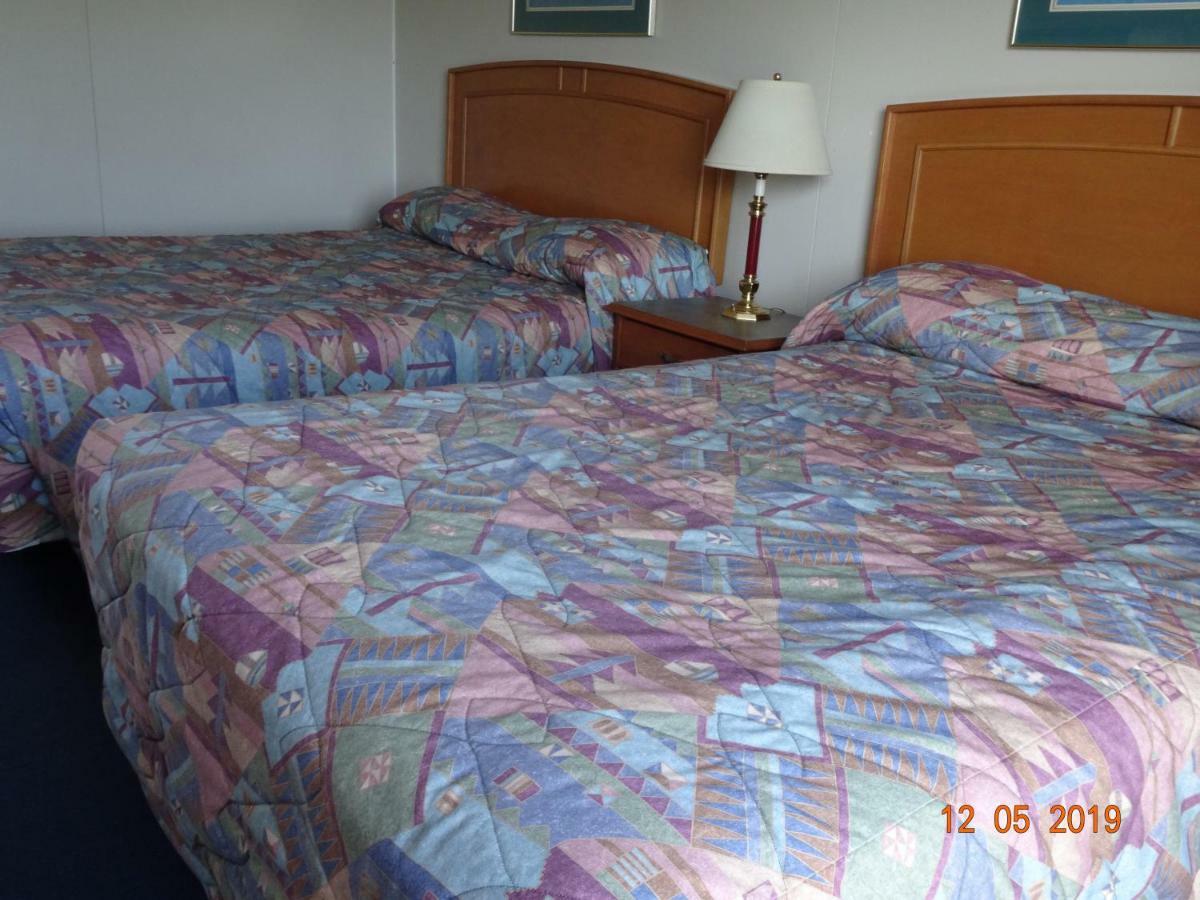 קמלופס Hospitality Inn מראה חיצוני תמונה