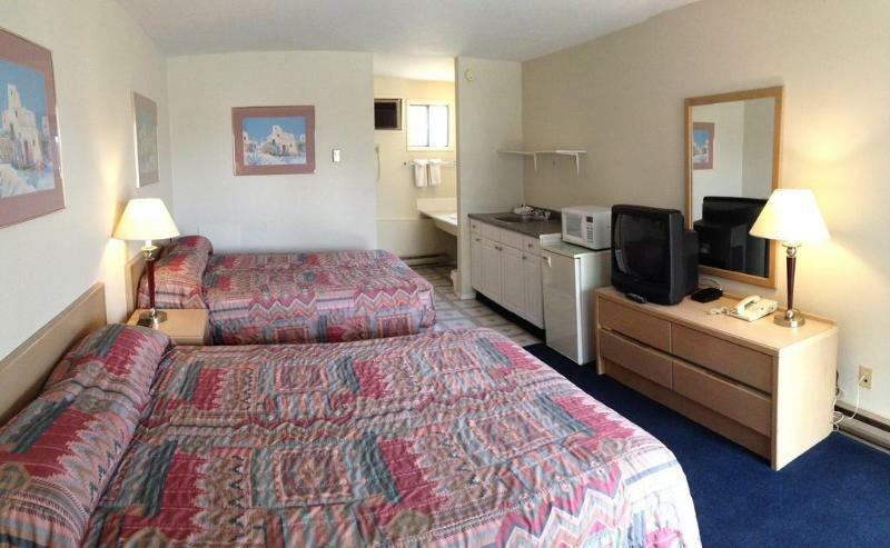קמלופס Hospitality Inn מראה חיצוני תמונה