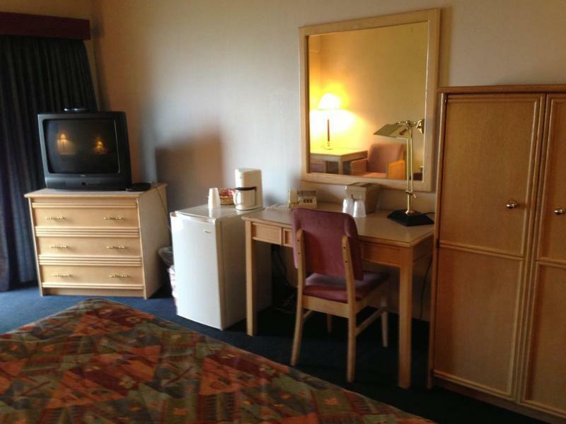 קמלופס Hospitality Inn מראה חיצוני תמונה